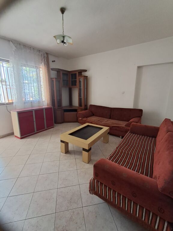 Private house 1+1 for rent in the area of the former Autotractors Factory (Shkozë) 300 Thousand Leke