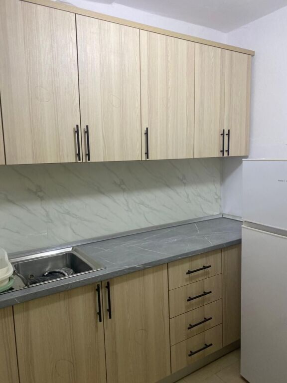 Brryl, jepet me qira apartment 1+1! 40.000 Leke