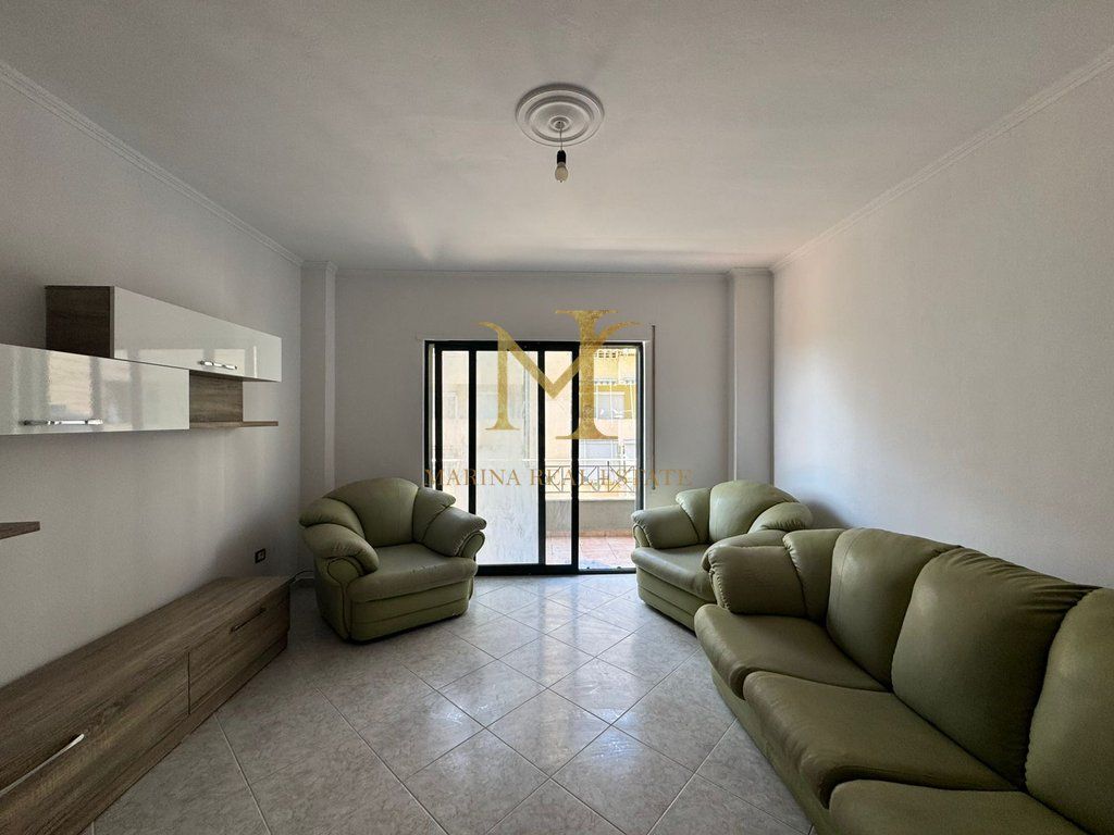 Shitet apartament 1+1 Plazh Iliria, Durres