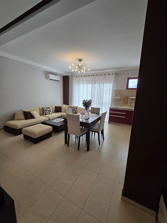 Apartment 2+1+2 and balcony for sale in Zog të Zi