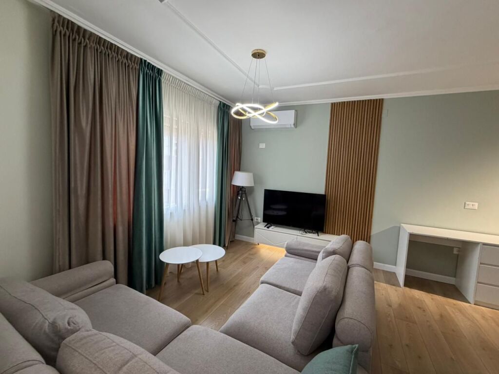 🏡 Jepet me qira apartament 2+1+2 tek Qendra Kristal 💶 Çmimi: 900€ / muaj