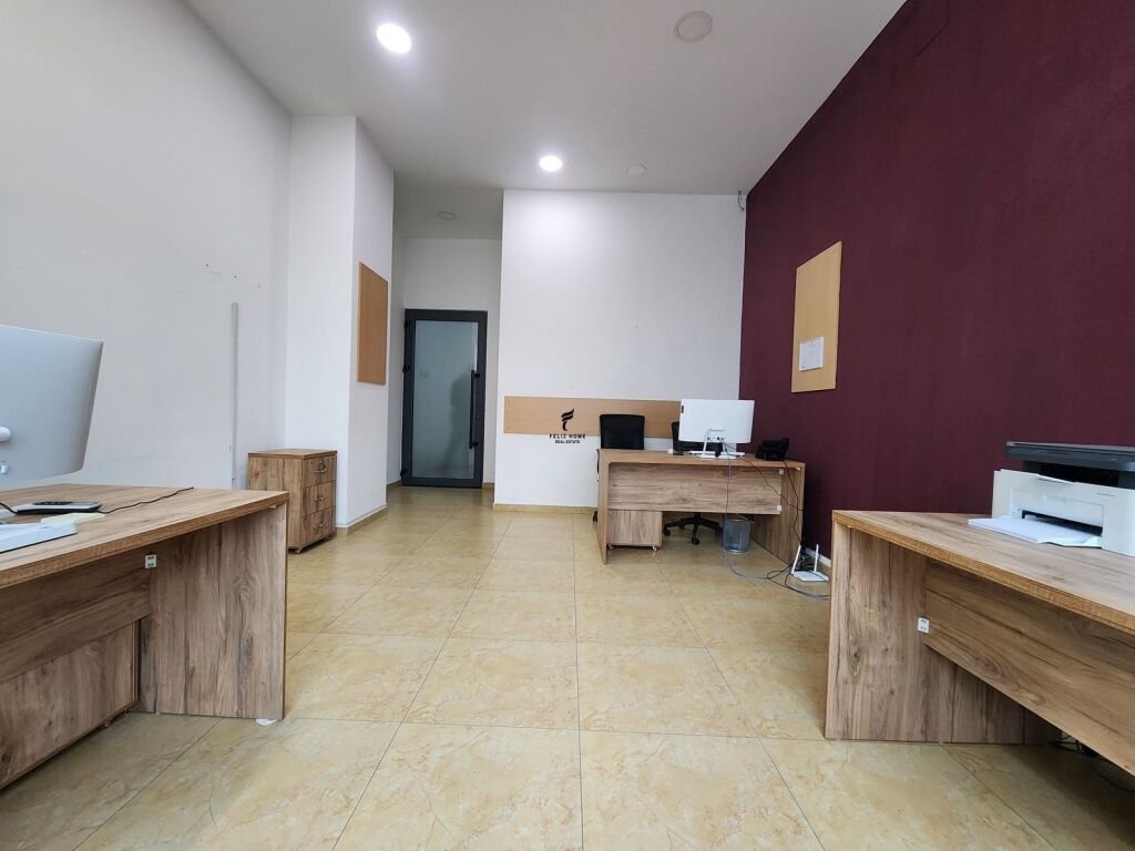 OFFICE FOR RENT 36 M2 MYSLYM SHYRI 38,000 LEKE FH-80248