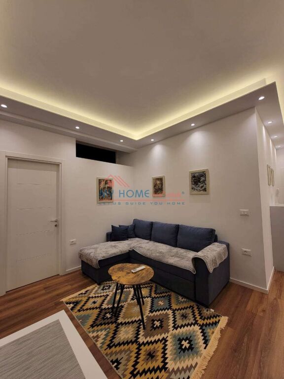 Apartament 1+1 Me Qera Tek Mozaiku ne Tirane