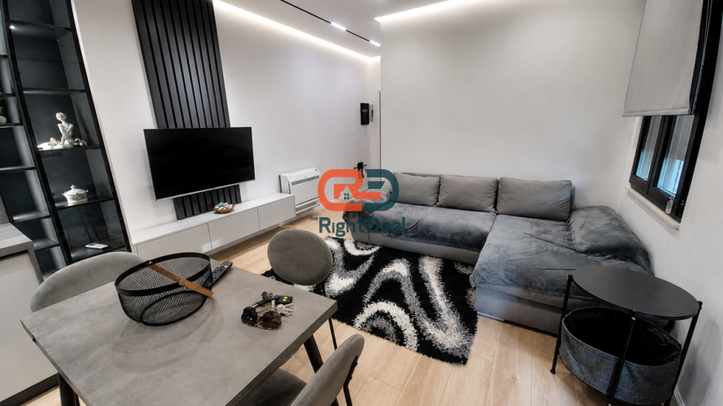 Tek Kodra E Priftit, Jepet Me Qira, Super Apartament 1+1 I Sapo Investuar Dhe I Pa Banuar Me Pare!!!