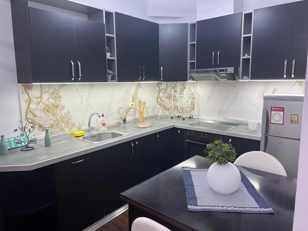 Xhamia e Tabakëve, Apartament 1+1 me qira