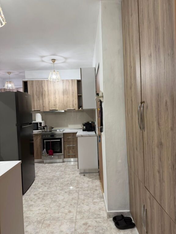 Apartament 2+1 per qera Astir !
