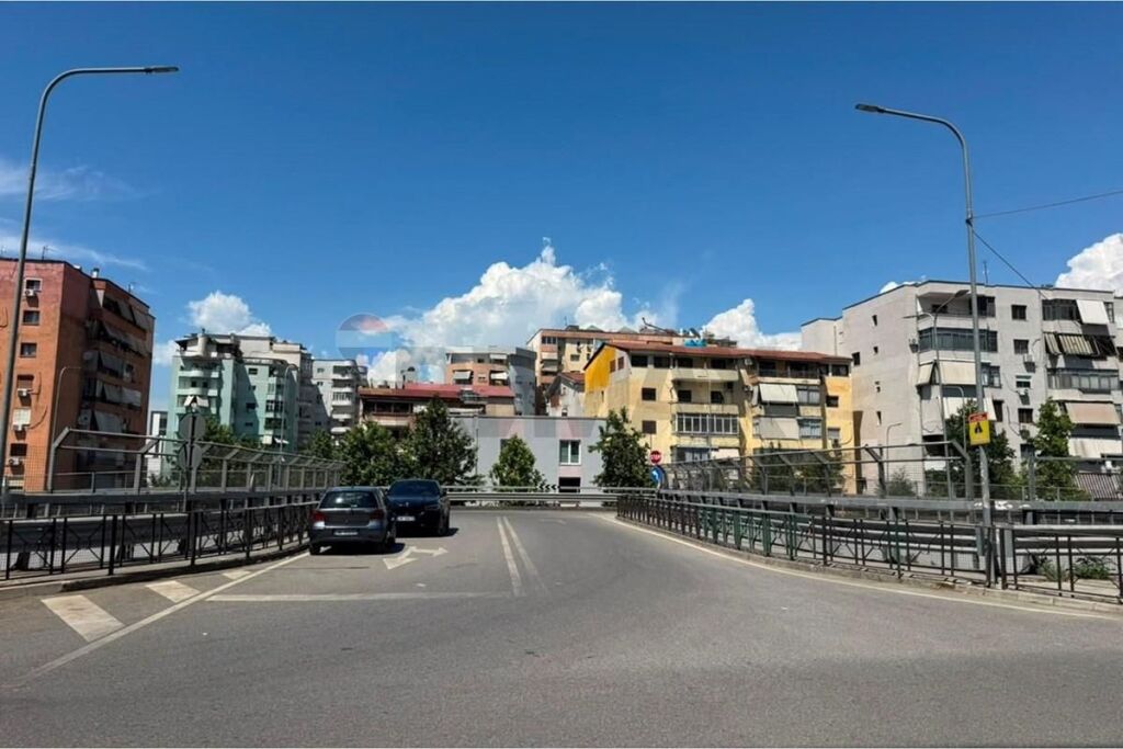 Dyqan - Për Shitje - Rruga Frang Bardhi, Tiranë(ID: 530261046-513)