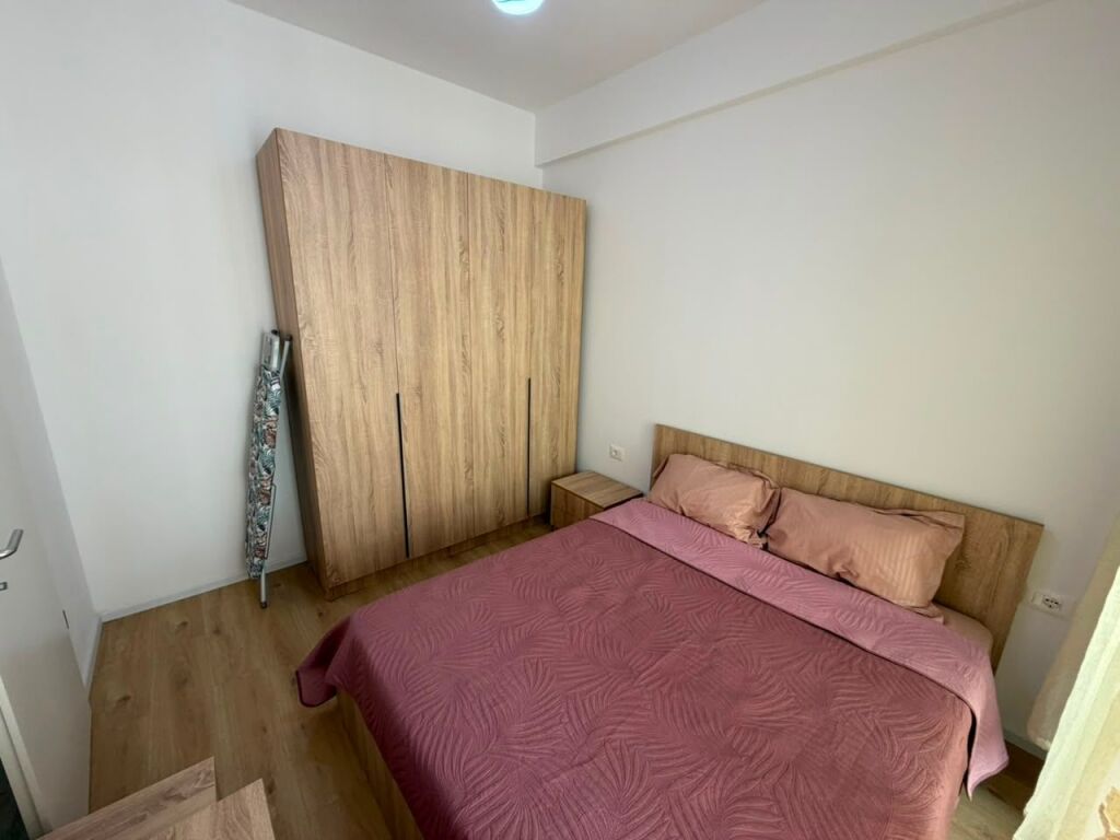 Apartment 1+1 for rent  📍 Address: Ali Demi, Kadiu Complex 🏢💰 Price: 40,000 lek/month  