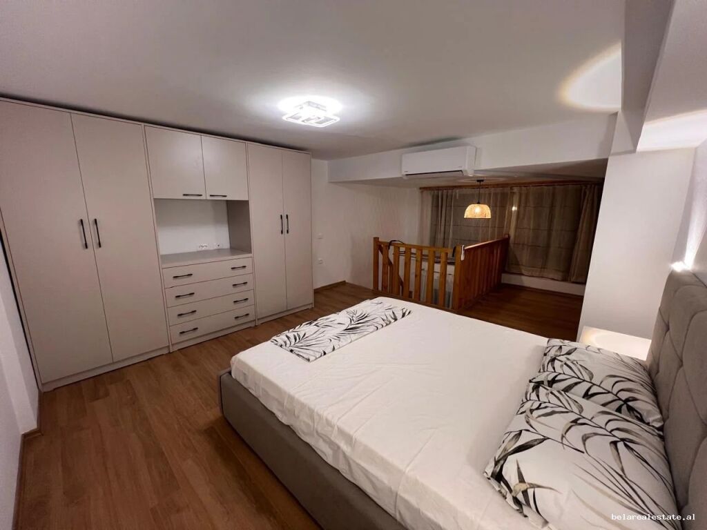 Appartamento Duplex In Affitto 1+1 Presso Scuola Rossa (ID B2101760) Tirana