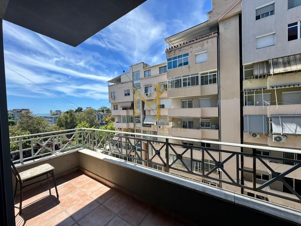 Shitet apartament 1+1 Plazh Iliria, Durres