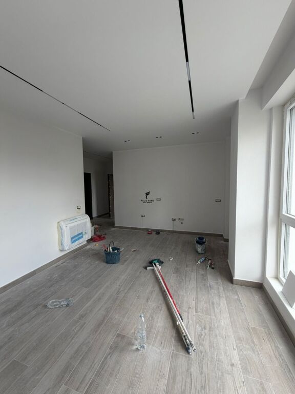 OFFICE FOR RENT 95 M2 PARIS COMMUNE 120,000 LEKE FH-80107