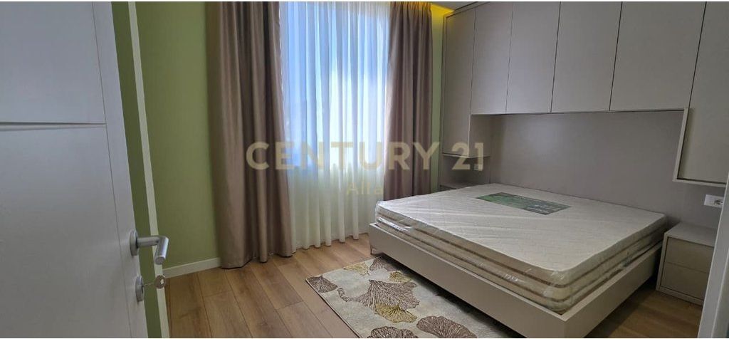 Shitet Apartament 2+1 tek Myslym Shyri !