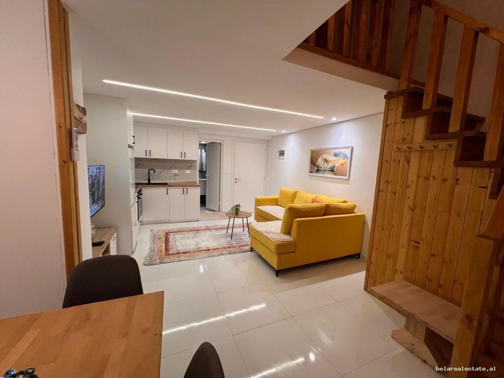 Appartamento Duplex In Affitto 1+1 Presso Scuola Rossa (ID B2101760) Tirana
