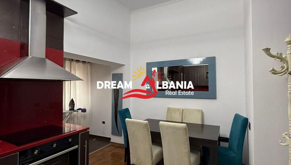 Jepet Apartament 2+1+2 me Tarrace me qera  Kryqezimi i Rruges se Dibres me Rrugen e Barrikadave  (ID 42215591)
