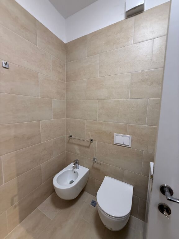 Jepet me qera apartament 3+1 – Univers City
