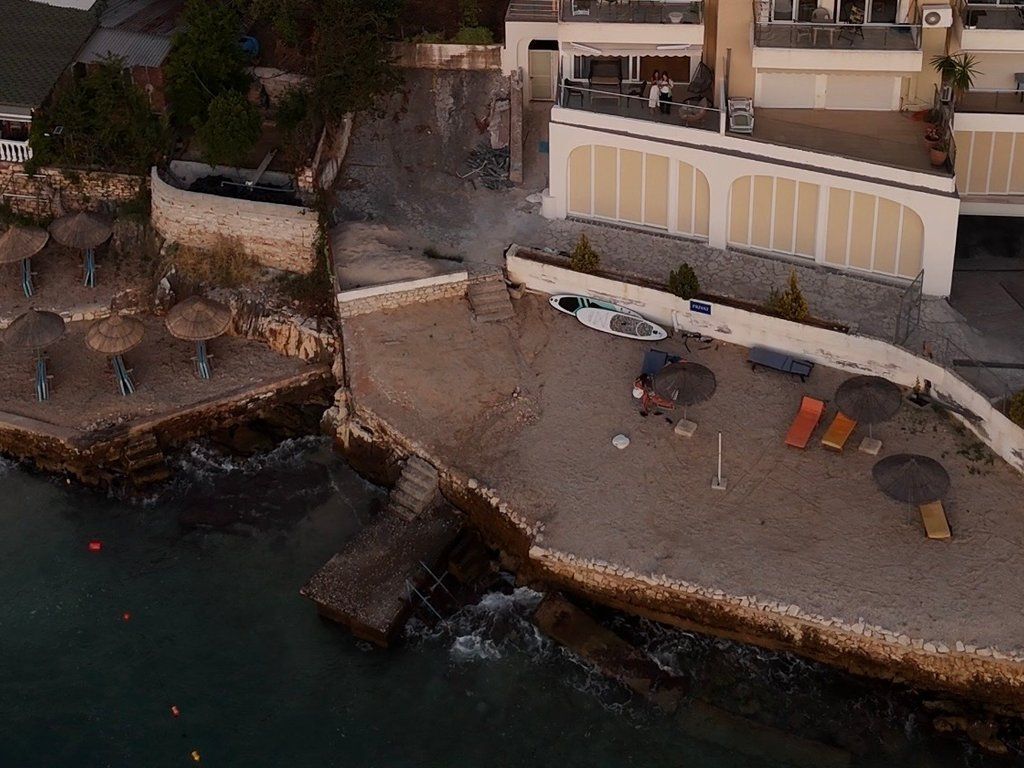 SARANDA, EXCLUSIVELY SELLING 1+1 APARTMENT ON THE SEA