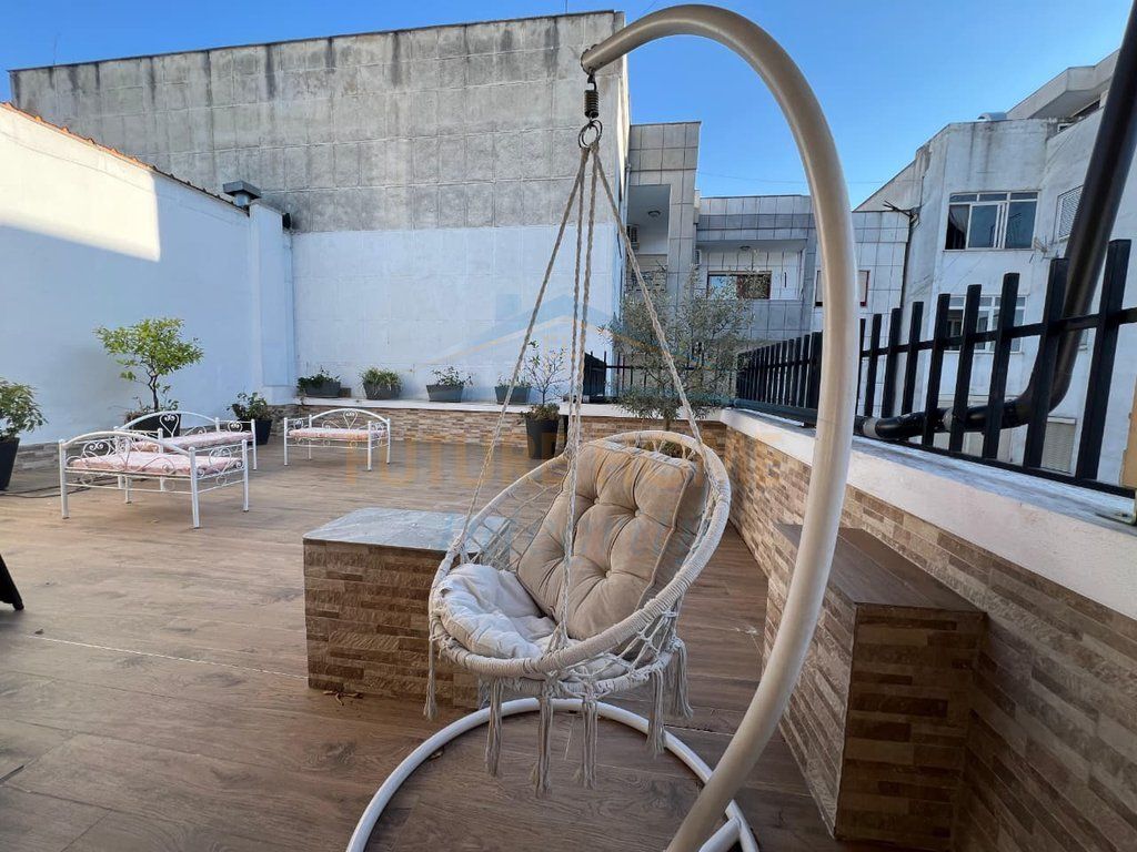 Rent, Apartment 1+1+Veranda, Former Customs, Tirana. AL70656