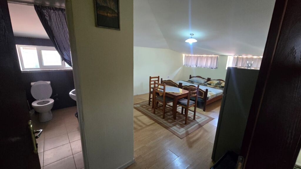 Tirane, jepet me qera garsonier Kati 5, 40 m² (Gjimnazi "Partizani")