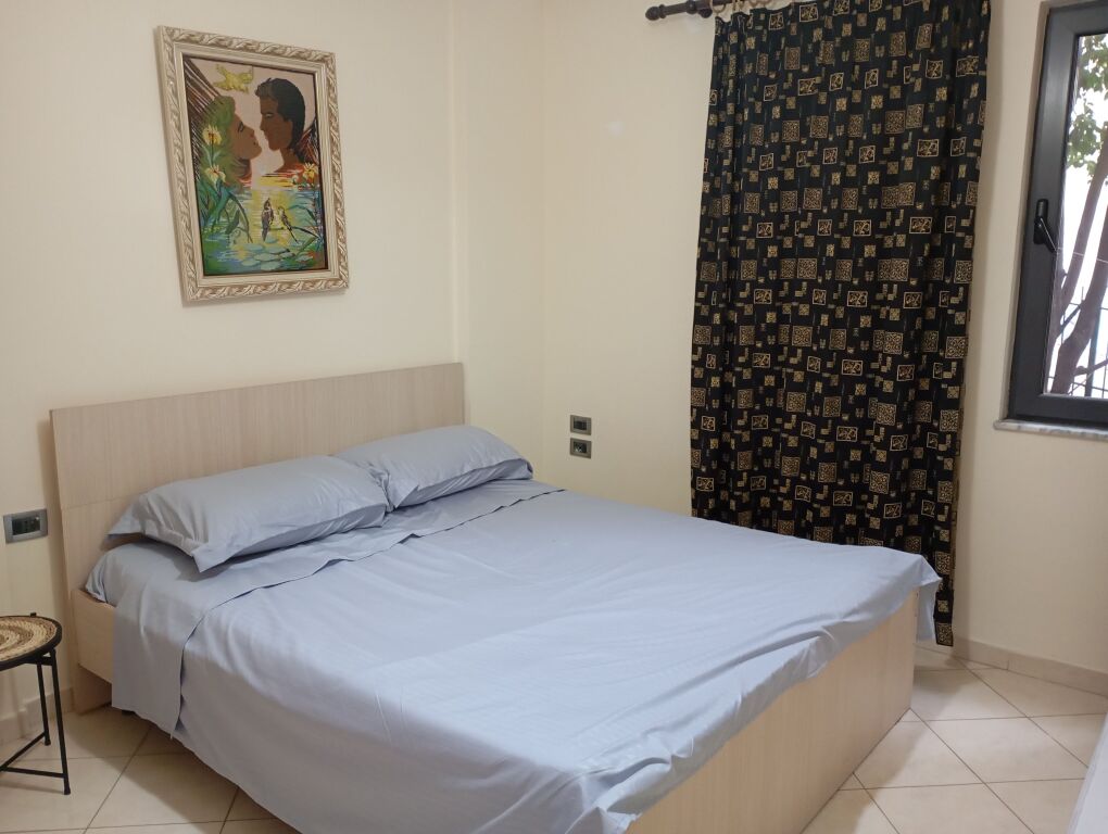 Shitet apartament 1+1 kati 2 Fresk