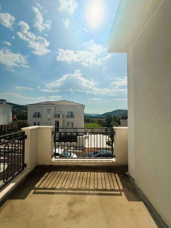 🏡Villa LUSSUOSA con piscina in vendita a Rolling Hills 2✨