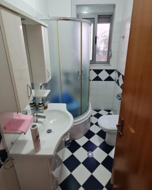 VENDESI APPARTAMENTO 2+1+ GARAGE, PISHAT E BUTA, GOLEM