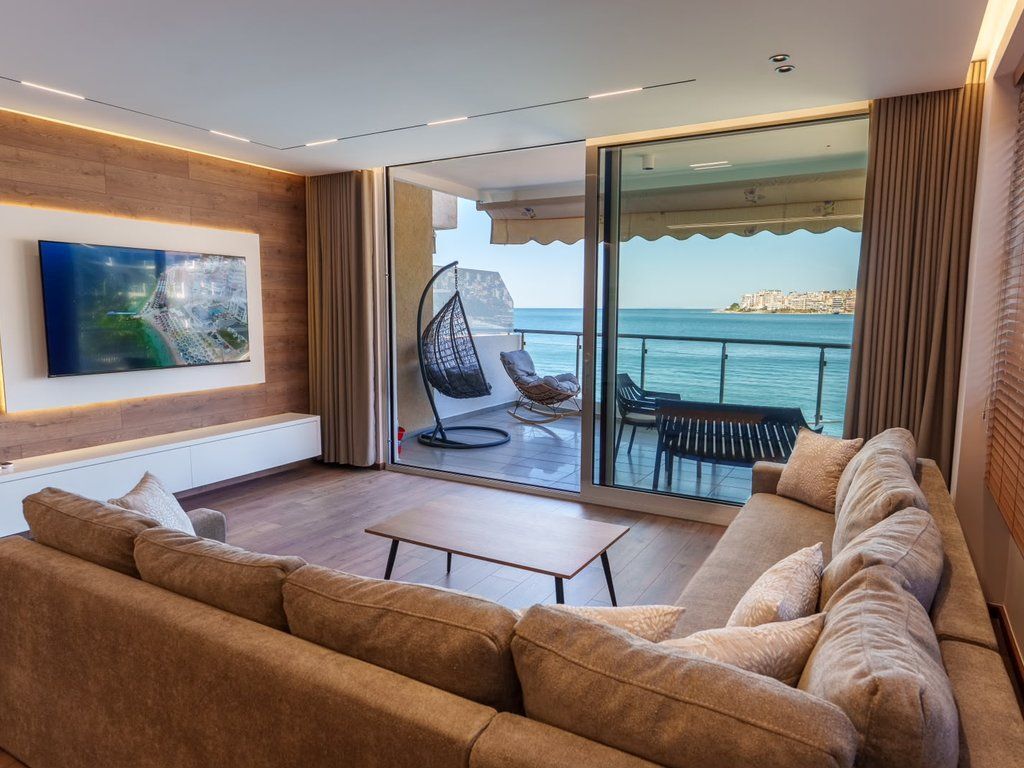 SARANDA, EXCLUSIVELY SELLING 1+1 APARTMENT ON THE SEA