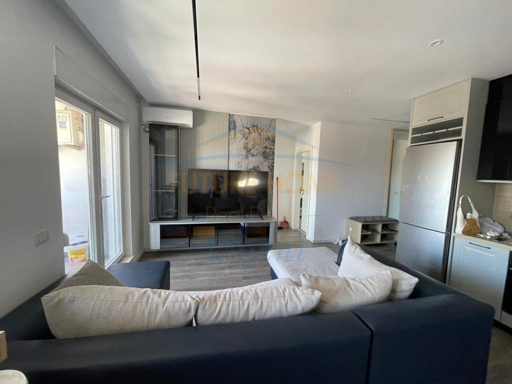 Qera, Apartament 2+1, Ish Parku i Autobuzave, Tirane. 800 €