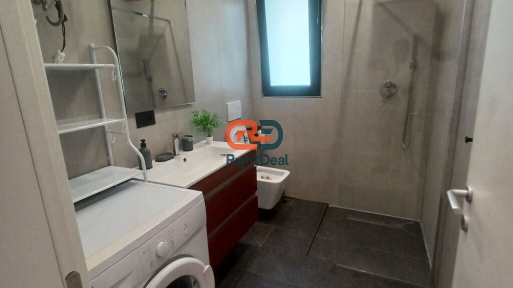 Tek Kodra E Priftit, Jepet Me Qira, Super Apartament 1+1 I Sapo Investuar Dhe I Pa Banuar Me Pare!!!