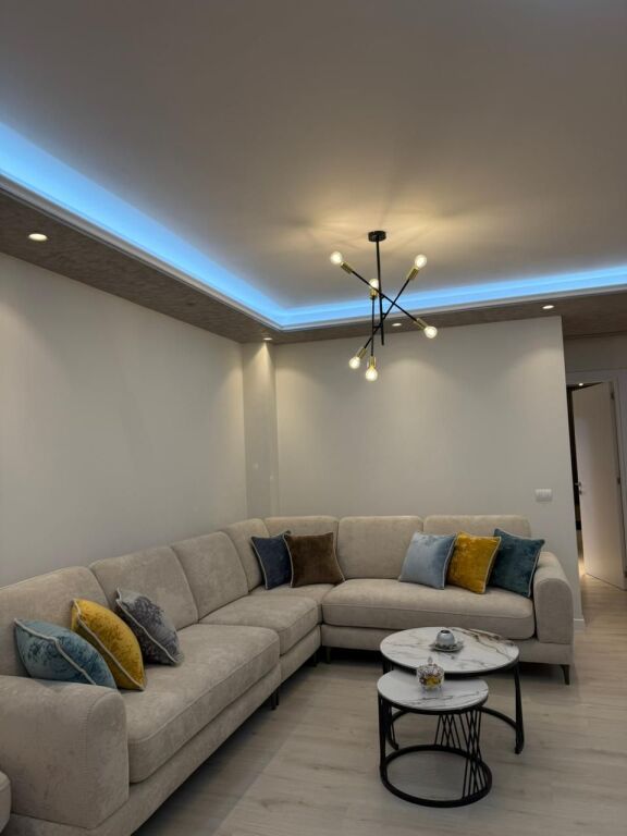 🏢Ish Sheshi Shqiponja,Kompleksi Akses jepet me qera apartament 2+1+2,i mobiluar 80,000Leke