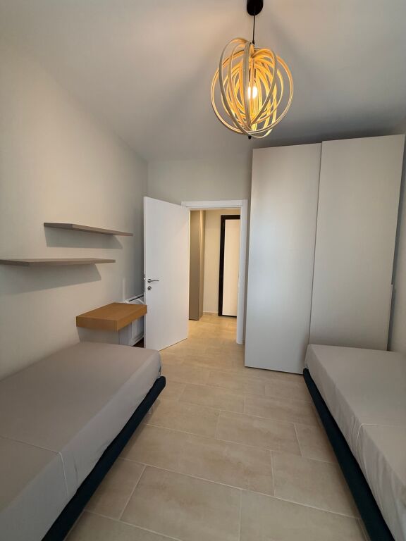 Jepet me qera apartament 3+1 – Univers City