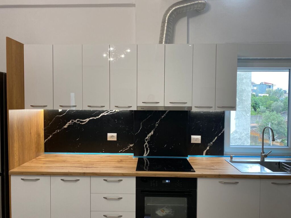 Jepet me qira apartamet 2+1 në Farkë