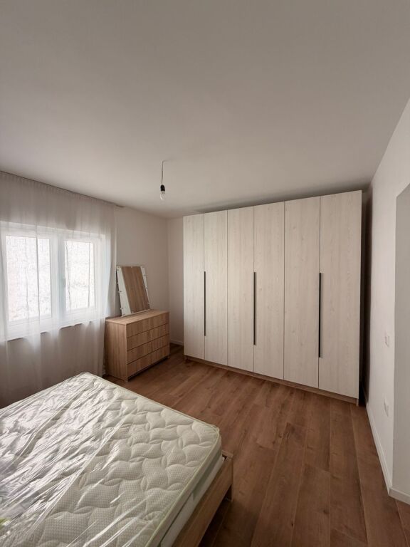 Apartament me qera 1+1