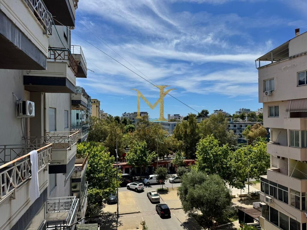 Shitet apartament 1+1 Plazh Iliria, Durres
