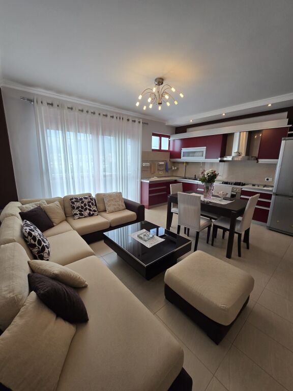 Apartment 2+1+2 and balcony for sale in Zog të Zi