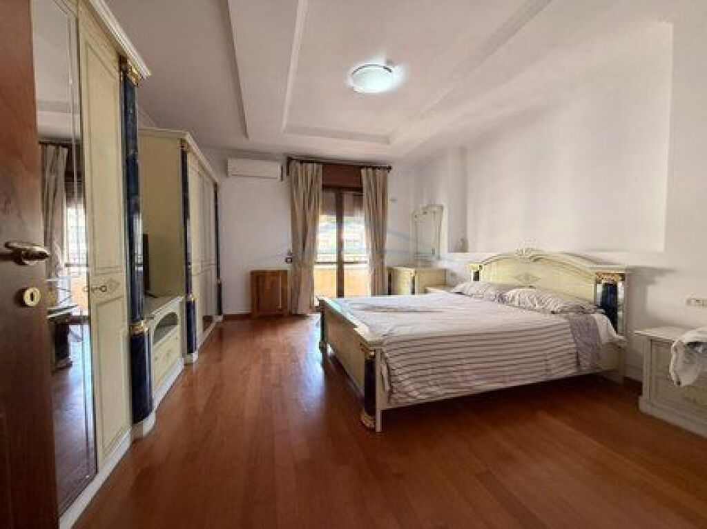 Qera, Apartament 3+1+2, Komuna e Parisit