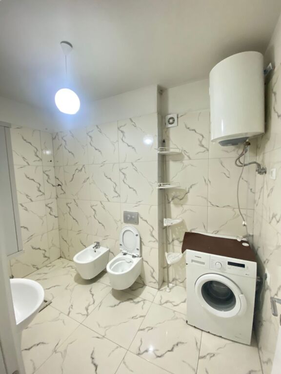 Jepet Me Qera Apartament 2+1+1 Ballkon
