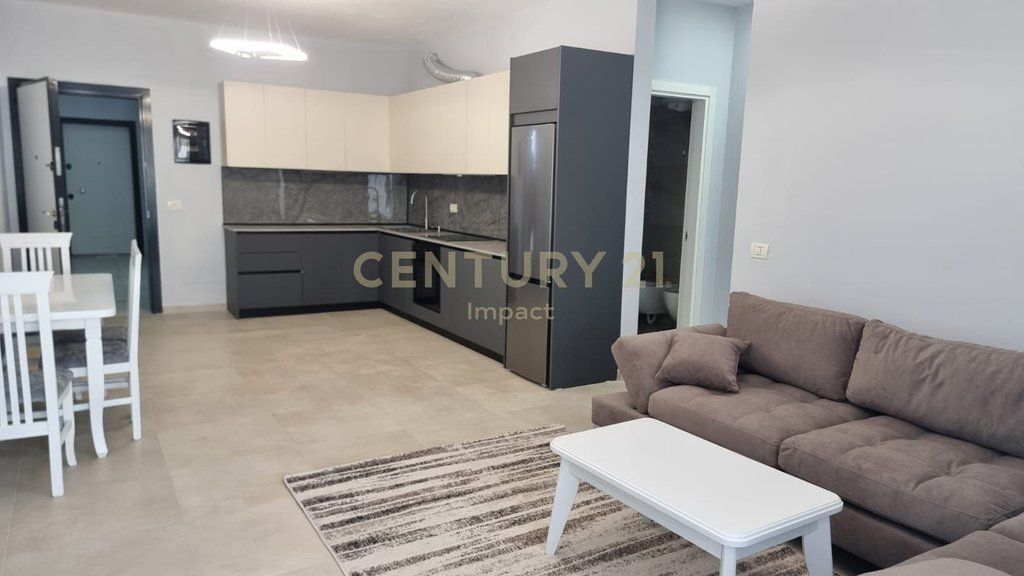 JAPIM ME QIRA APARTAMENT 1+1 I MOBILUAR RRUGA 5 MAJI!