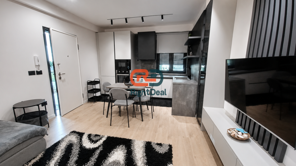 Tek Kodra E Priftit, Jepet Me Qira, Super Apartament 1+1 I Sapo Investuar Dhe I Pa Banuar Me Pare!!!