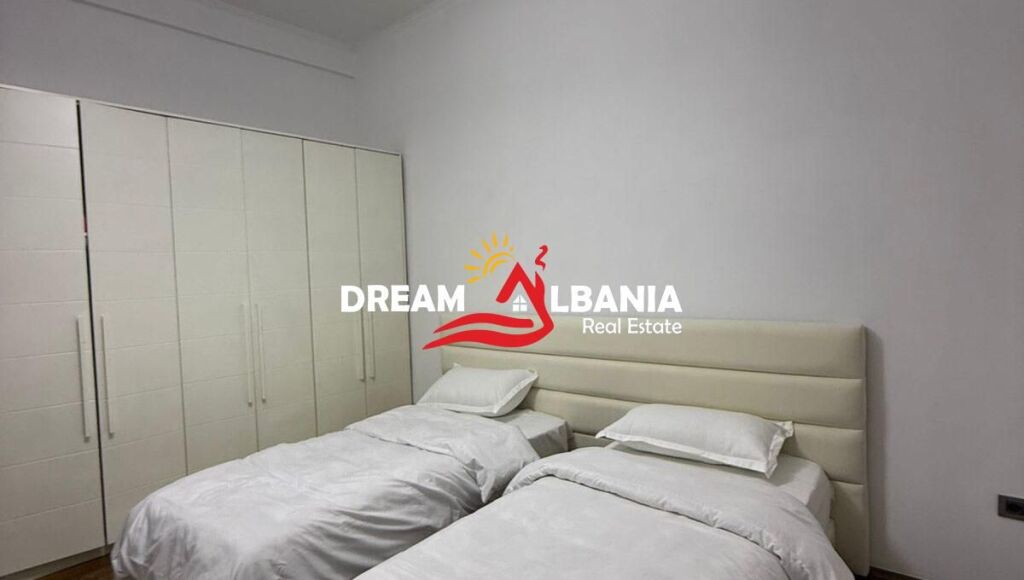 Jepet Apartament 2+1+2 me Tarrace me qera  Kryqezimi i Rruges se Dibres me Rrugen e Barrikadave  (ID 42215591)