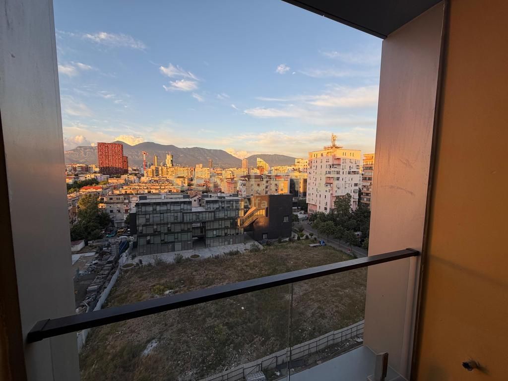 JEPET PËR QIRA AMBIENT BOSH 57m² - TEK SQUARE 21