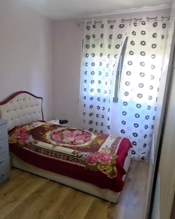 Shitet apartament 2+1 tek Ish-URT