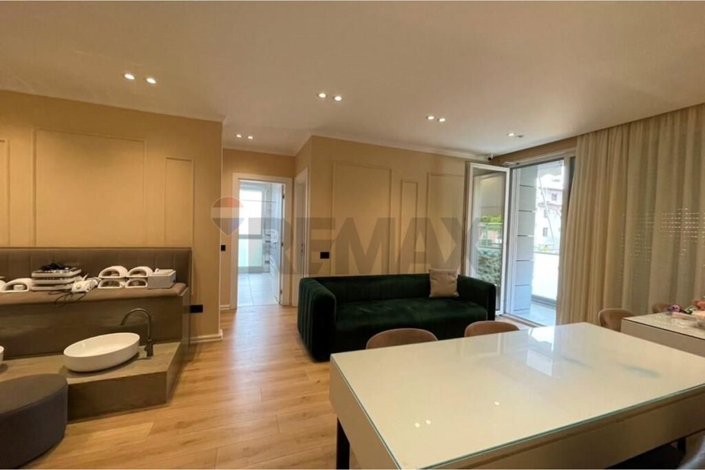 SPACE FOR RENT IN THE FIORI DI BOSCO RESIDENCE