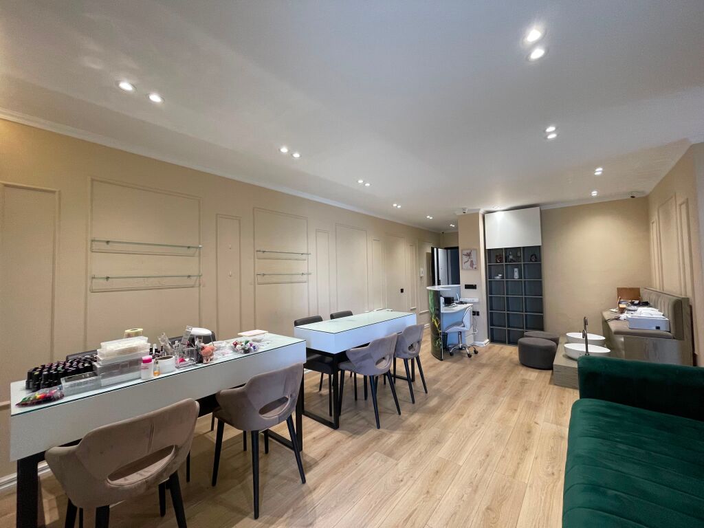 SPACE FOR RENT IN THE RESIDENCE Fiori di Bosco