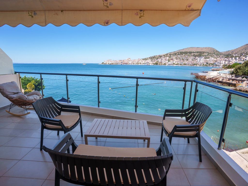 SARANDA, EXCLUSIVELY SELLING 1+1 APARTMENT ON THE SEA