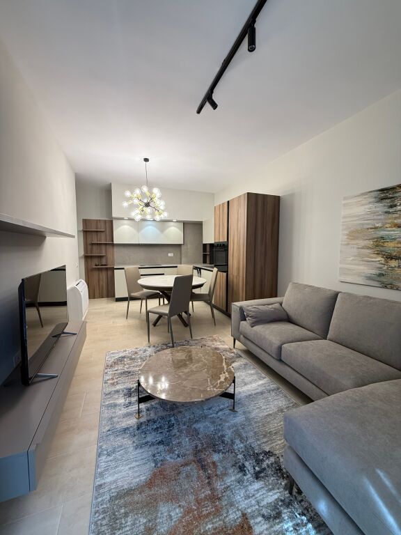 Jepet me qera apartament 3+1 – Univers City