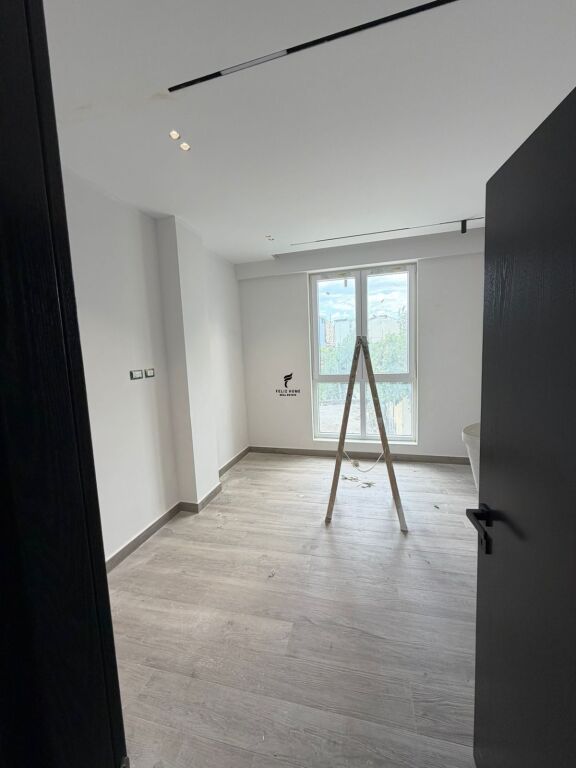 OFFICE FOR RENT 95 M2 PARIS COMMUNE 120,000 LEKE FH-80107