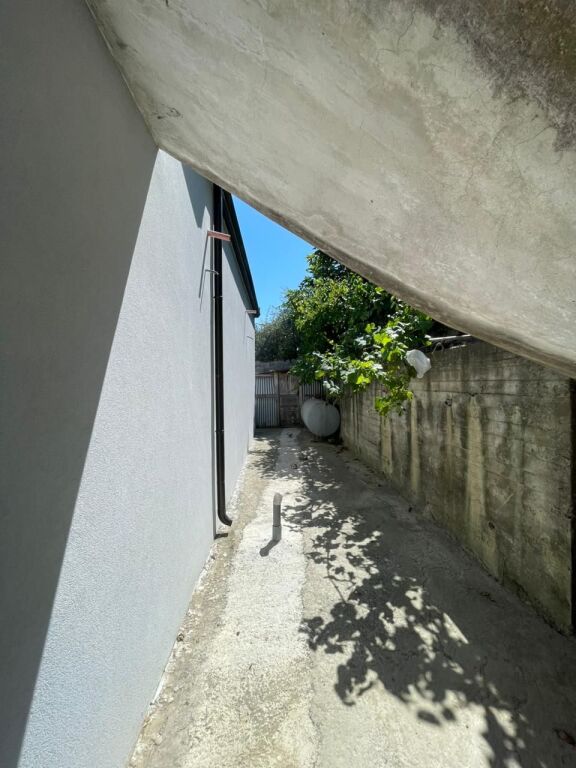 Vilë dy kateshe për Shitje në Durrës, ish fabrika e tullave