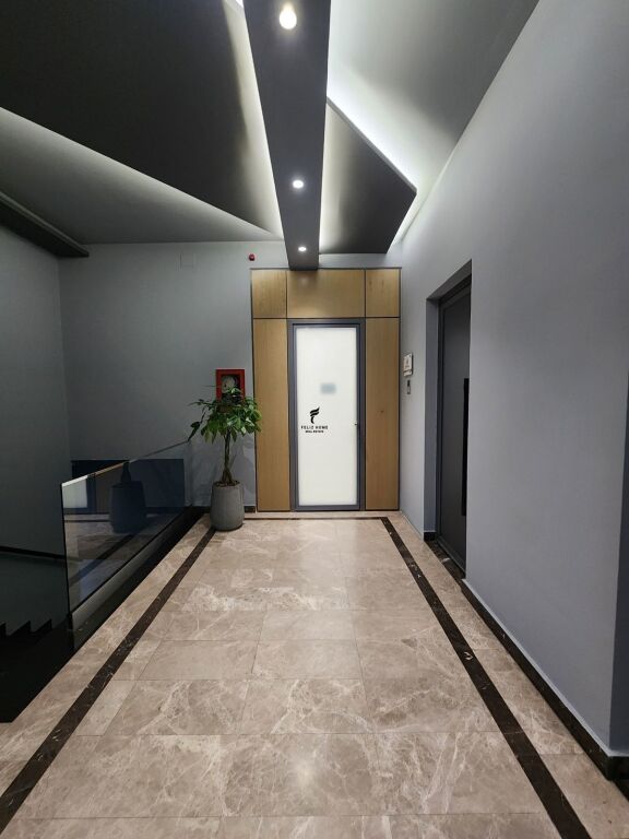 OFFICE FOR RENT 36 M2 MYSLYM SHYRI 38,000 LEKE FH-80248