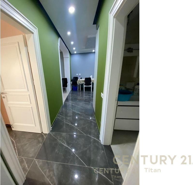 Apartament 2+1+2 per shitje prane Vila Gold