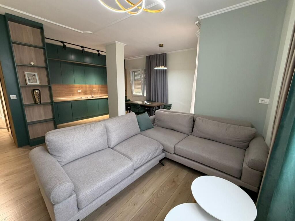 🏡 Jepet me qira apartament 2+1+2 tek Qendra Kristal 💶 Çmimi: 900€ / muaj